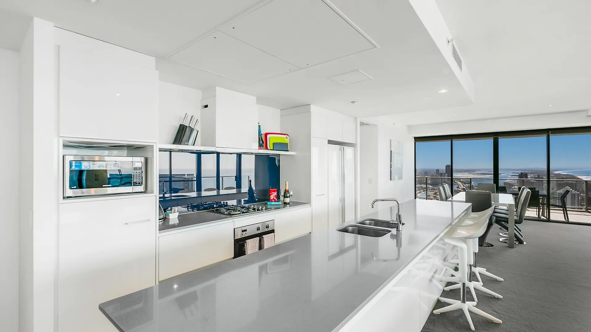 Apartment Stay - Circle On Cavill Gold Coast