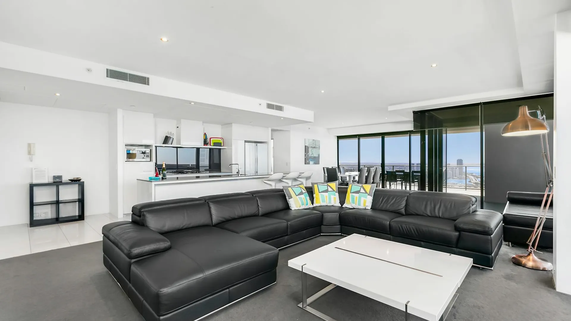 Apartment Stay - Circle On Cavill Gold Coast Australia