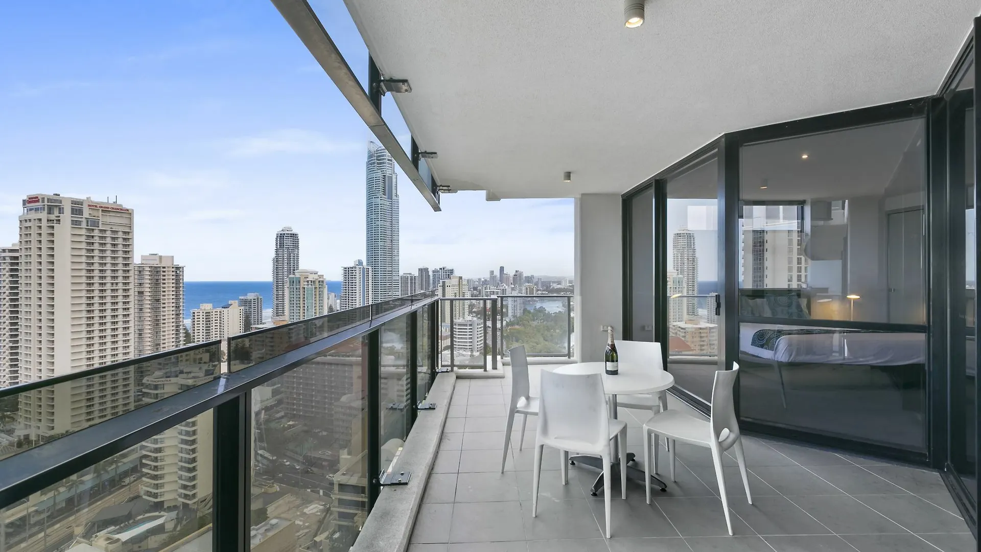 Apartment Stay - Circle On Cavill Gold Coast 0*,