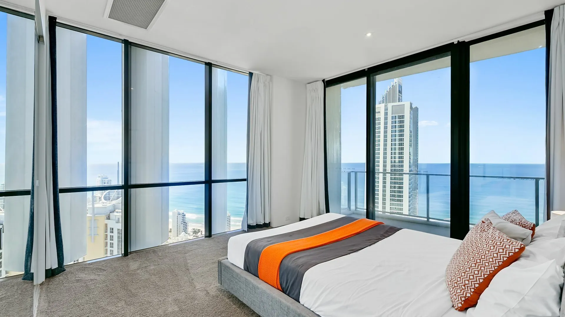 Apartment Stay - Circle On Cavill Gold Coast