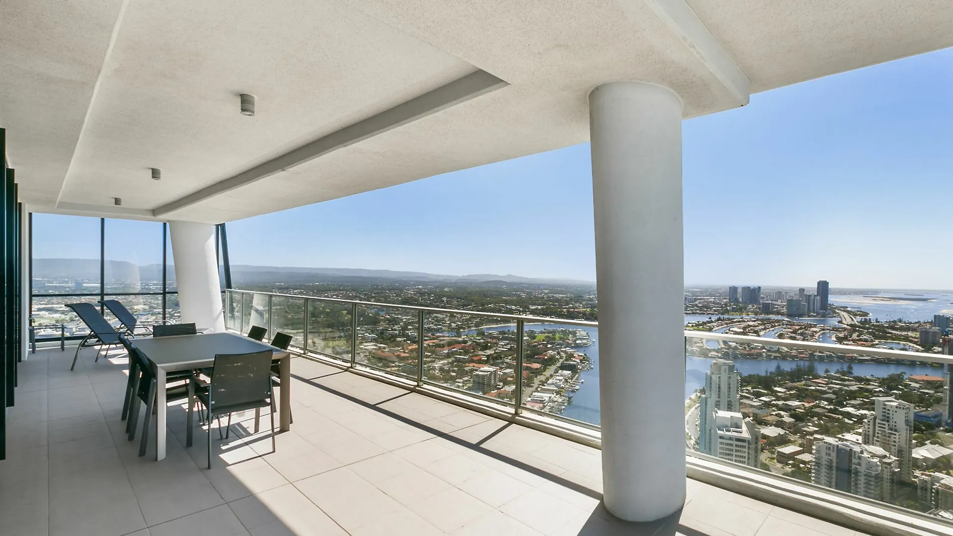 Apartment Stay - Circle On Cavill Gold Coast Australia