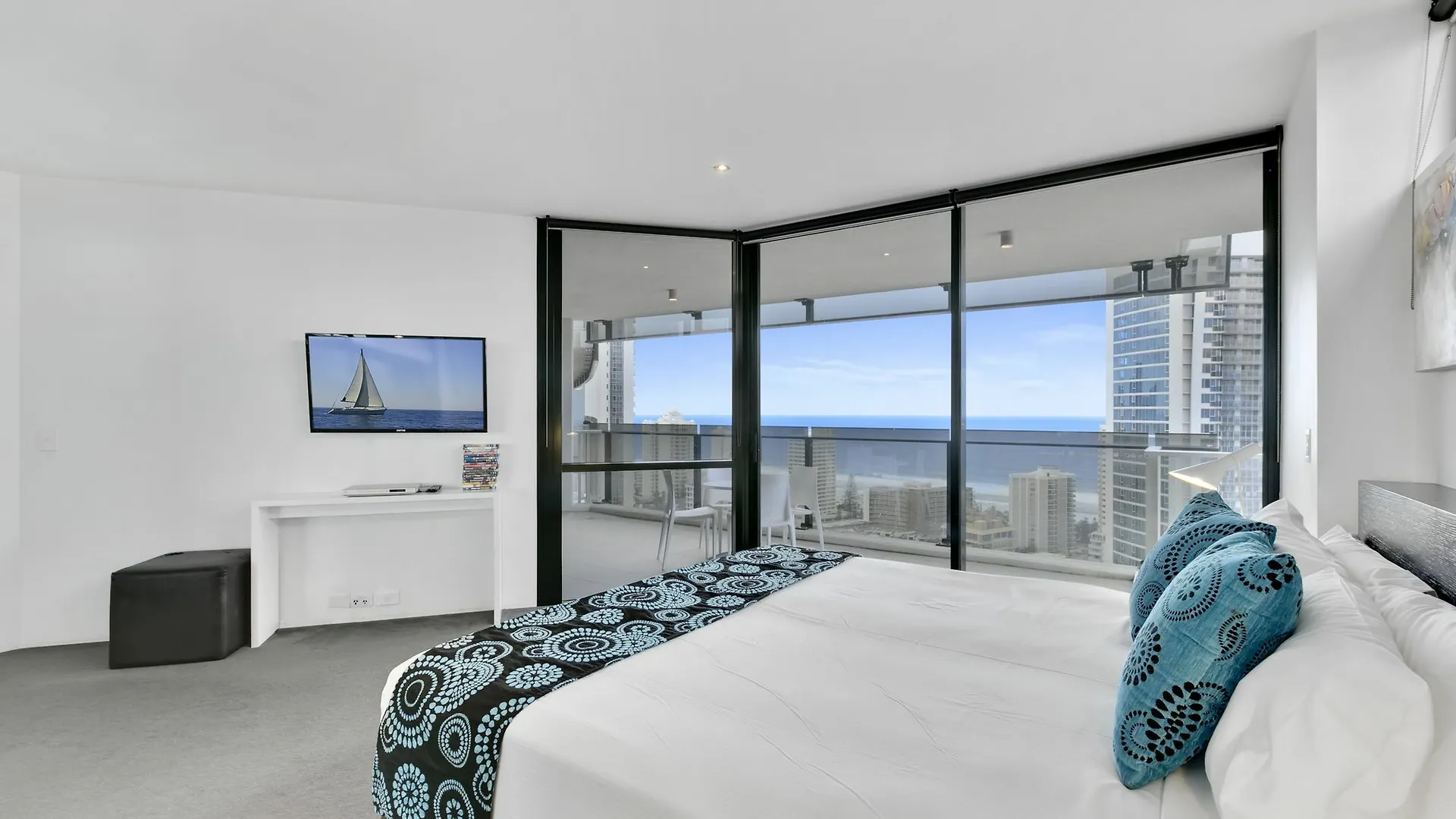 Apartment Stay - Circle On Cavill Gold Coast 0*,