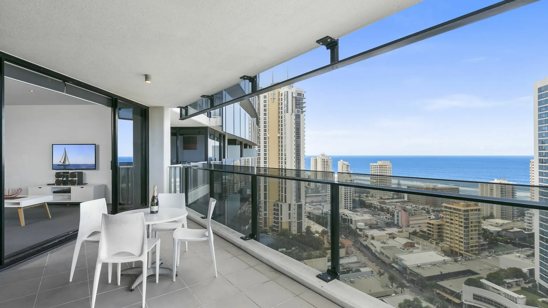 Apartment Stay - Circle On Cavill Gold Coast