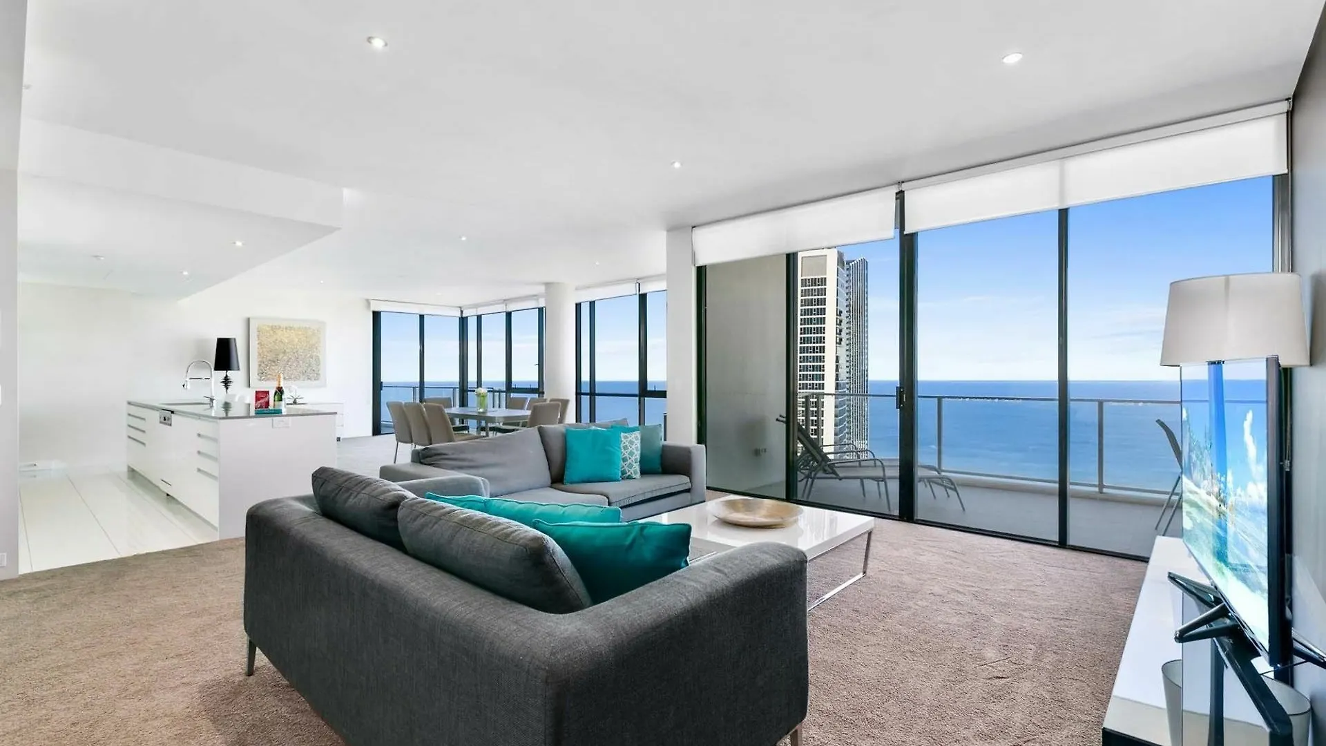 Apartment Stay - Circle On Cavill Gold Coast Australia